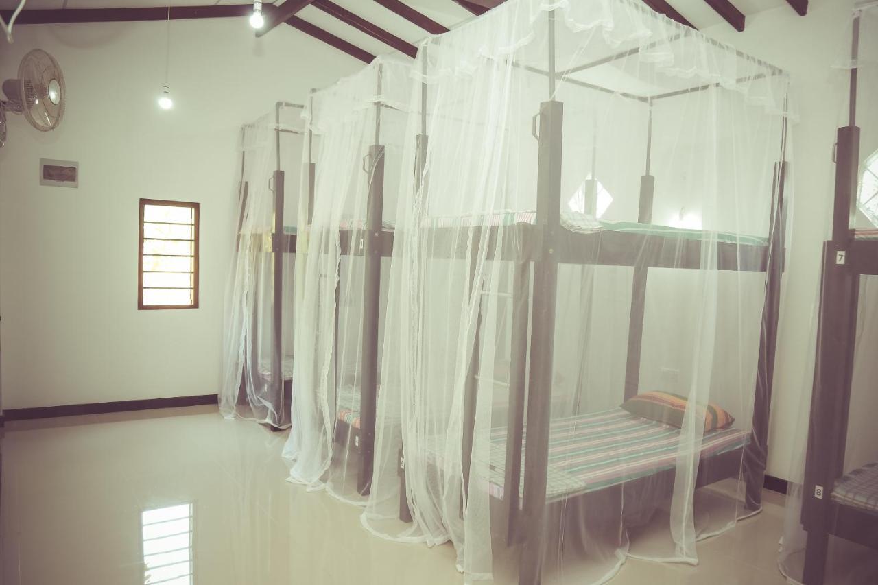 Hikka Surf Hostel 히카두와 외부 사진