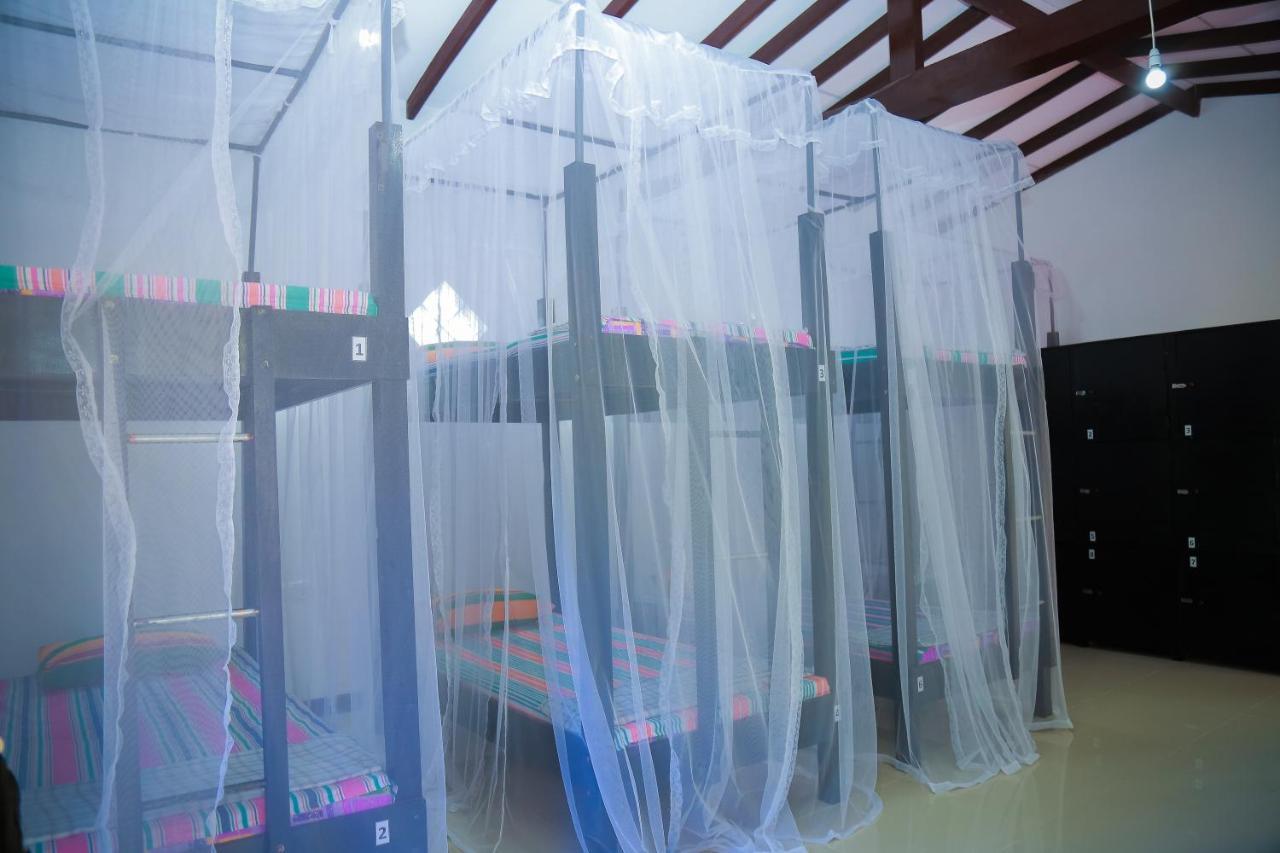 Hikka Surf Hostel 히카두와 외부 사진